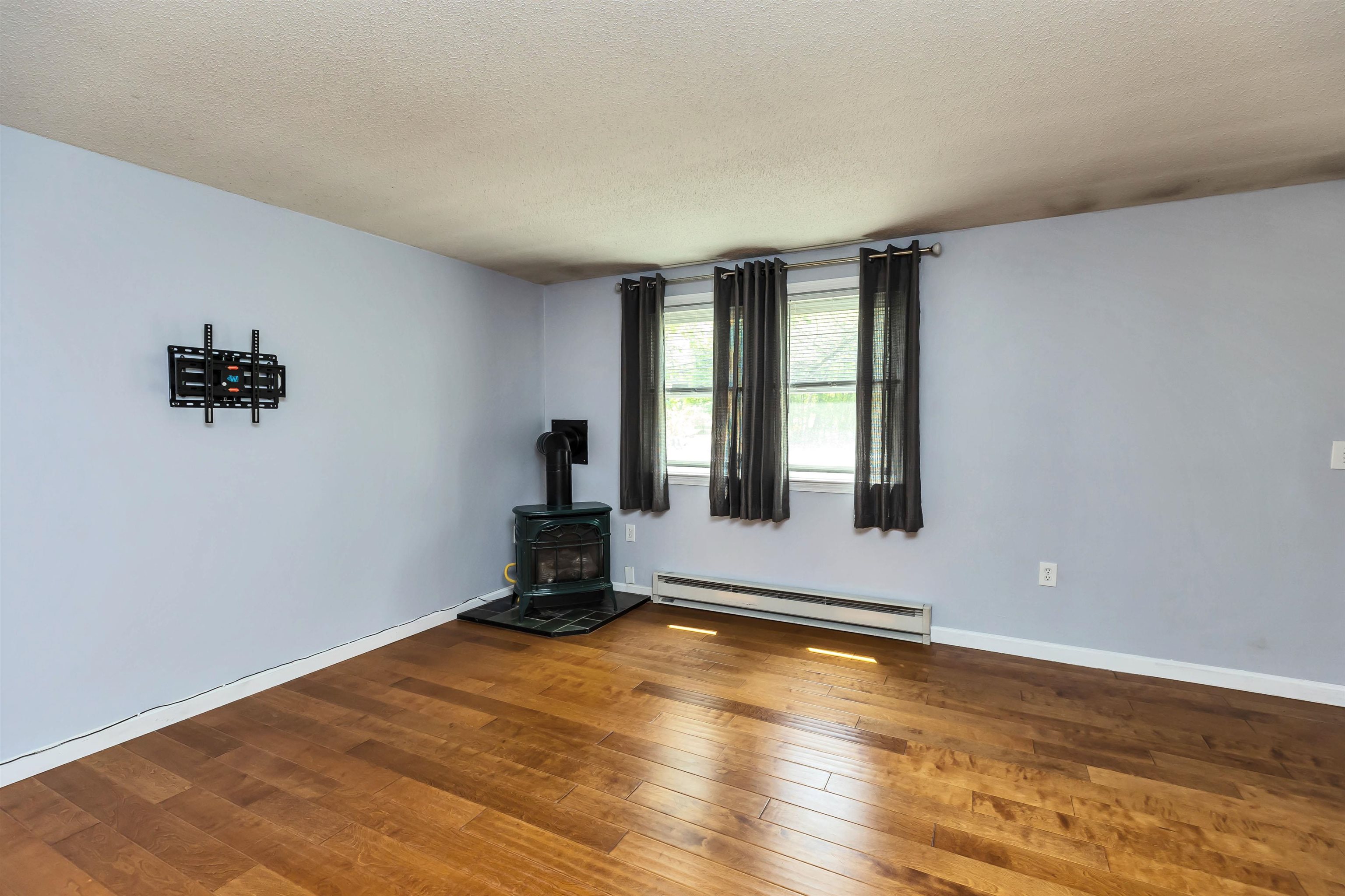 30 Merrimack Road, Unit 3 Milford, NH 03055 - Photo 12 of 31