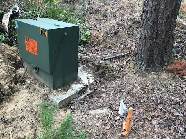 a sign that is on the side of the road