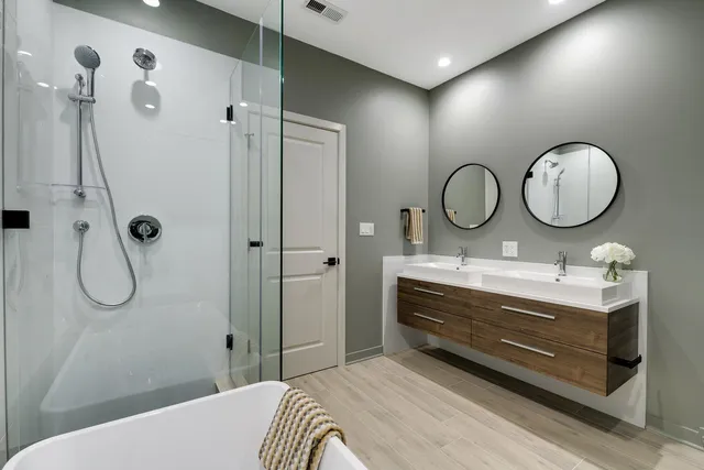 $2,200 | 6035 West North Avenue, Unit 1E, Oak Park, IL 60302