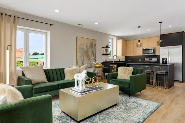 $2,200 | 6035 West North Avenue, Unit 1E, Oak Park, IL 60302