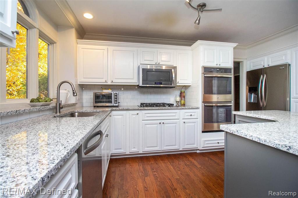 3701 Edinborough Drive Rochester Hills, MI 48306 - Photo 6 of 26