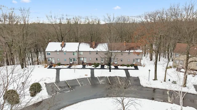 $330,000 | 99 Cortland Circle, Unit 99, Leominster, MA 01453