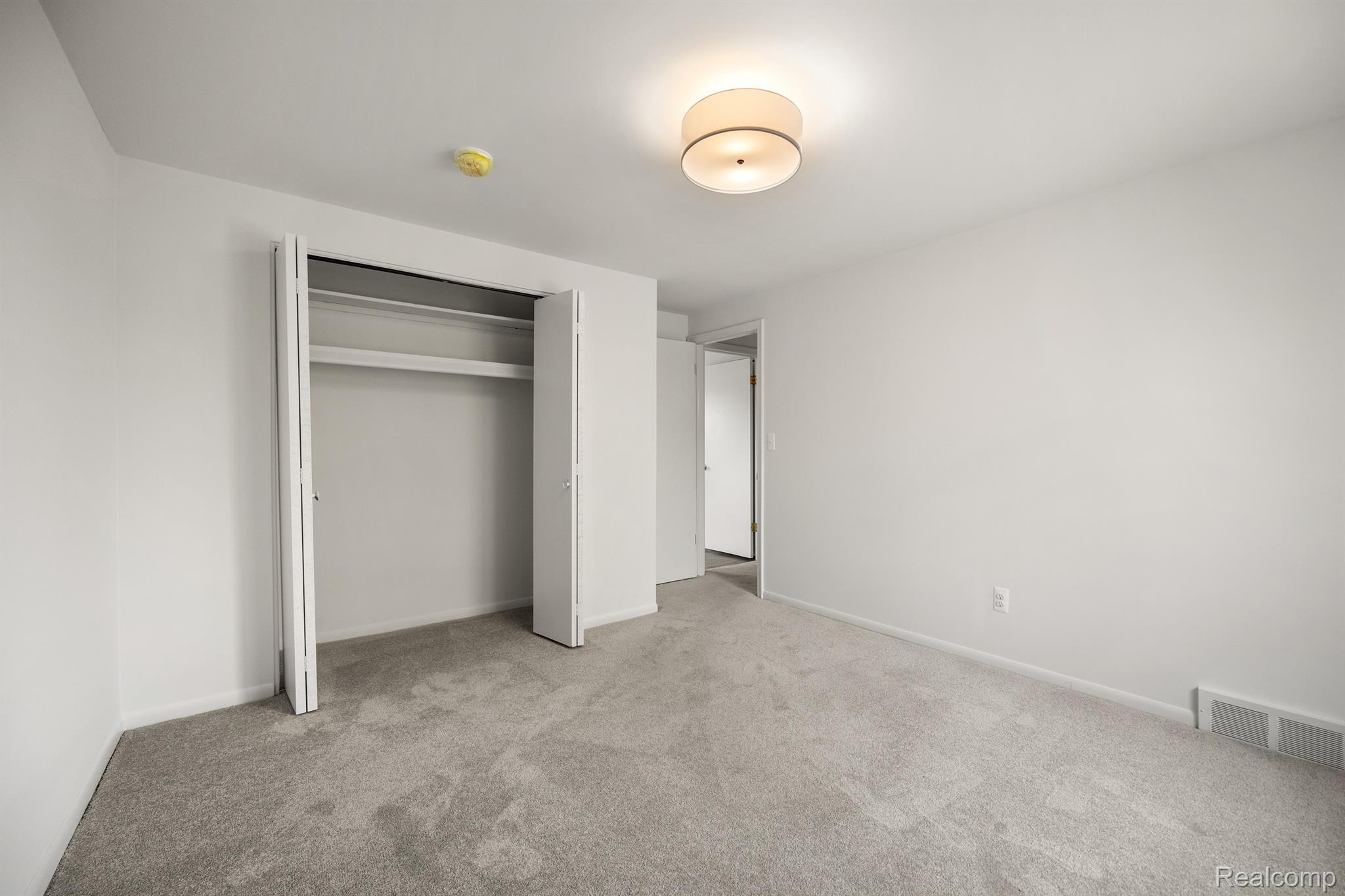 8322 Busch Street Center Line, MI 48015 - Photo 18 of 31 Gallery Image 18