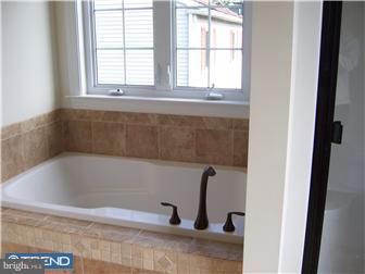 321 Strathmore Road Havertown, PA 19083 - Photo 8 of 12