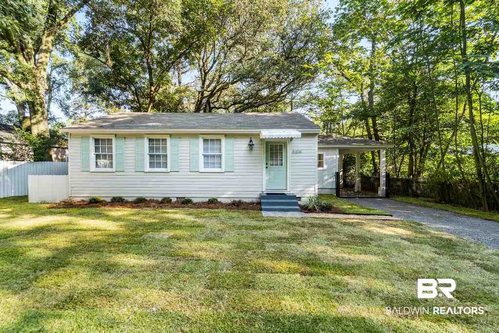 5204 Greenwood Lane Mobile, AL 36608 - Photo 1 of 17