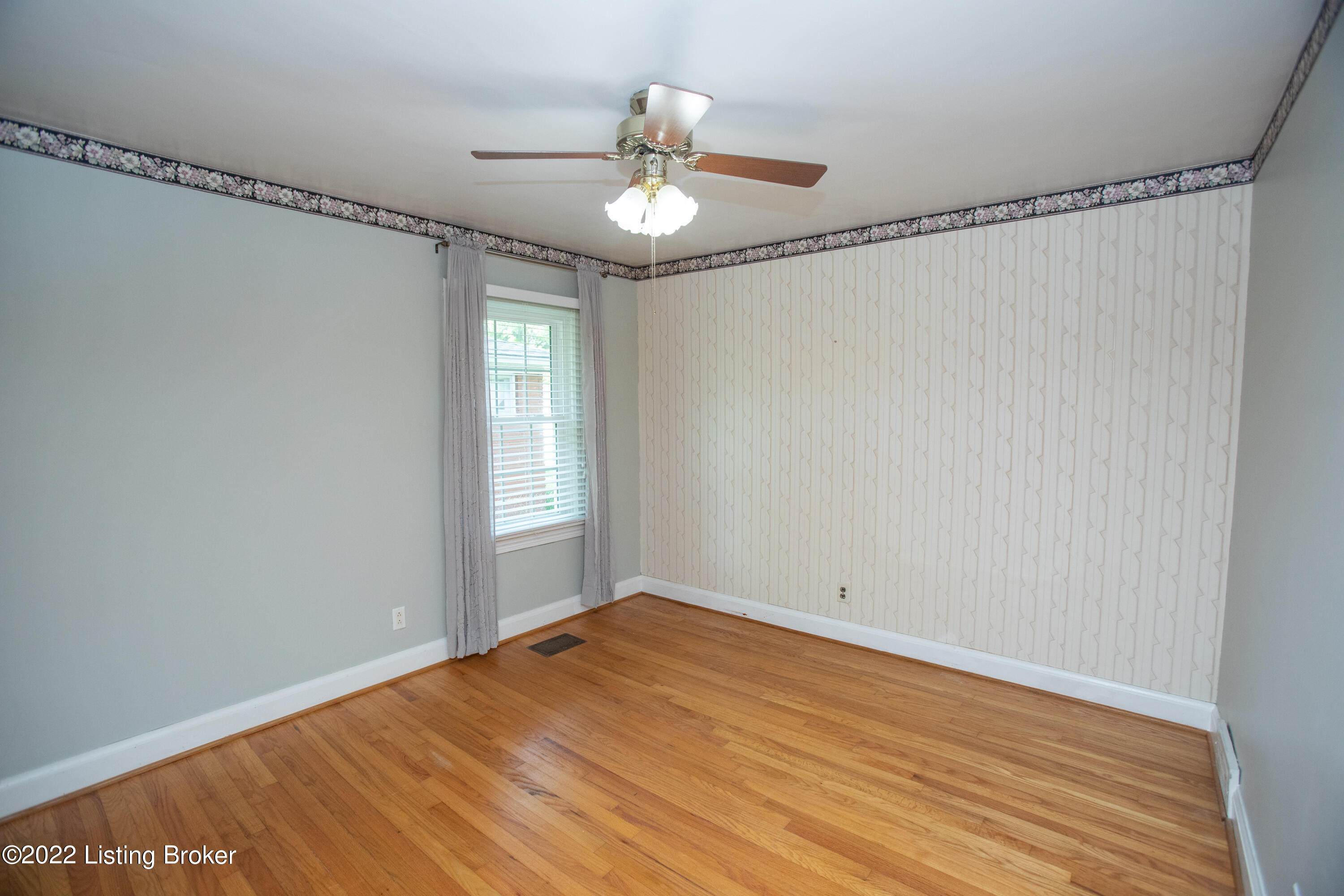 8114 Kerry Road Louisville, KY 40258 - Photo 12 of 25 KerryRd-195