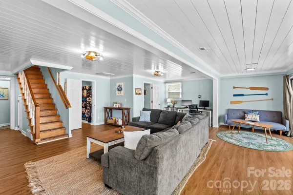 $684,000 | 1331 Hickory Point Drive, Lexington, NC 27292