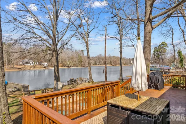 $684,000 | 1331 Hickory Point Drive, Lexington, NC 27292