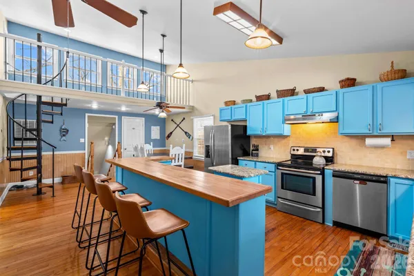 $684,000 | 1331 Hickory Point Drive, Lexington, NC 27292