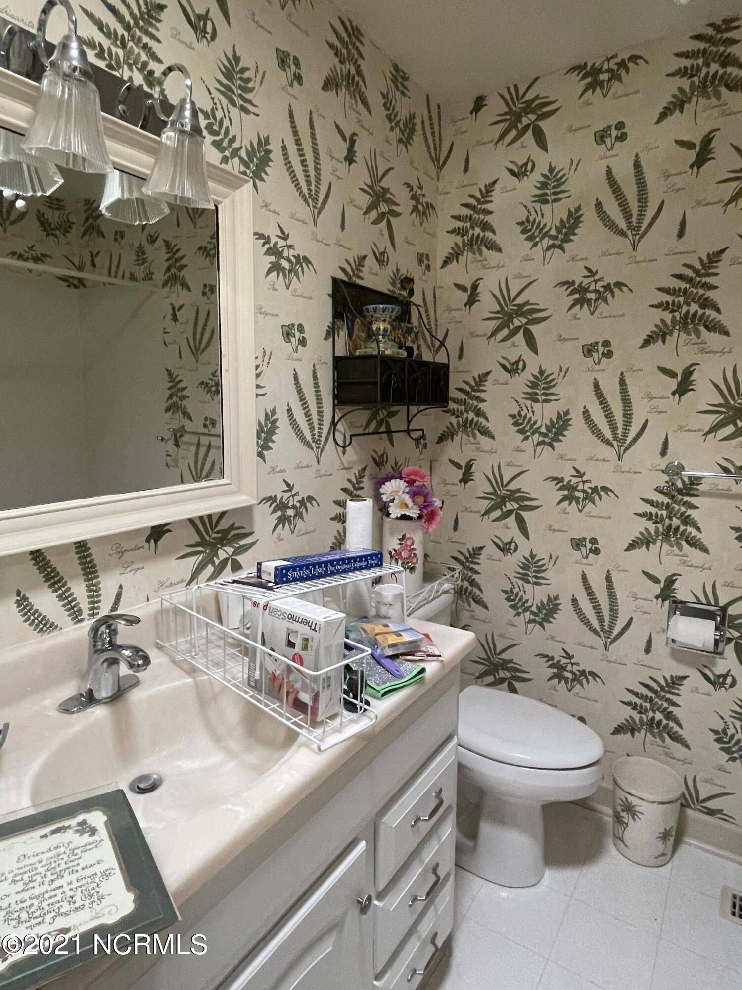 3703 Norwich Road New Bern, NC 28562 - Photo 16 of 33 Hall Bath