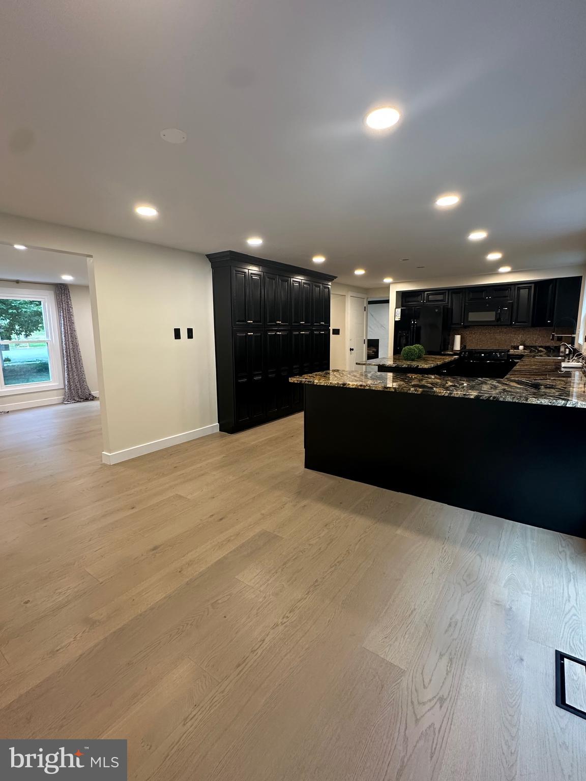 2289 Dosinia Court Reston, VA 20191 - Photo 9 of 82
