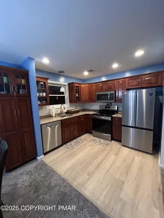 $2,300 | 3122 Robert David Drive, Tobyhanna, PA 18466