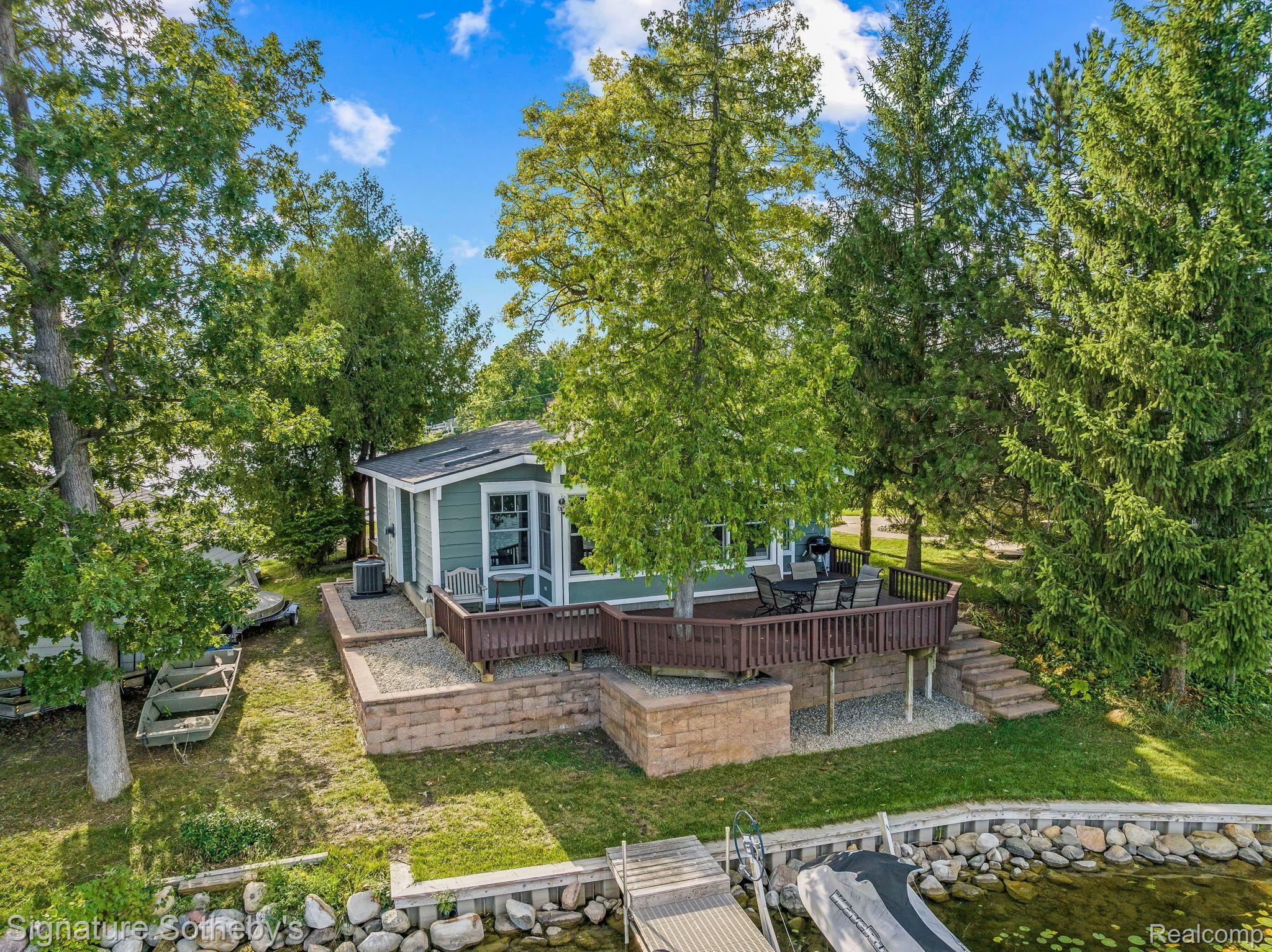 544 Deerpoint Road Leonard, MI 48367 - Photo 3 of 43 Gallery Image 3