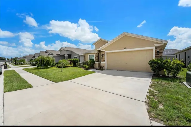 $2,150 | 8240 Campbell Crossing Circle, Unit 1, Lakeland, FL 33810