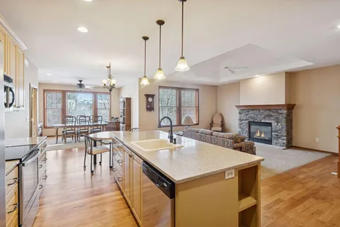 $525,000 | 980 Anthony Way, Victoria, MN 55386