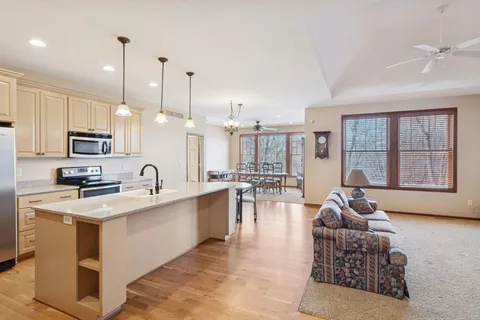 $525,000 | 980 Anthony Way, Victoria, MN 55386