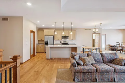 $525,000 | 980 Anthony Way, Victoria, MN 55386