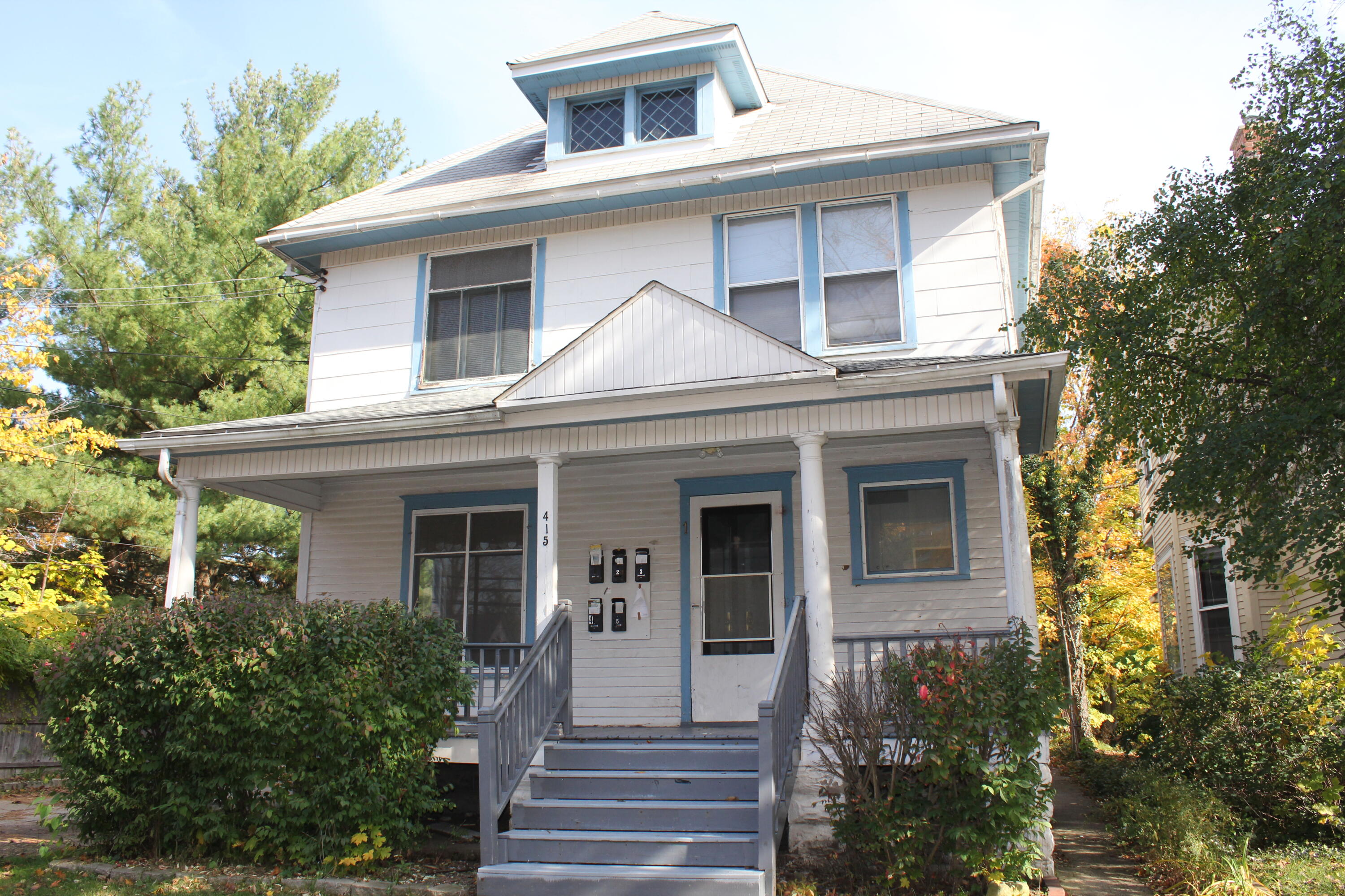 415 Davis Street Kalamazoo, MI 49007 - Photo 1 of 27 415 Davis-Exterior