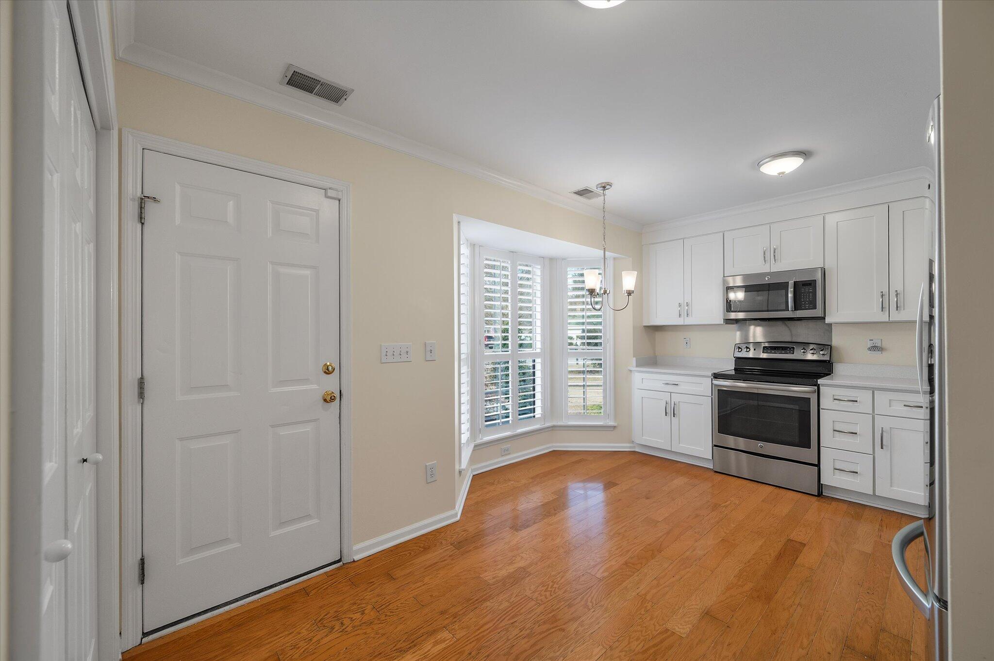 320 Rice Bay Drive Mount Pleasant, SC 29464 - Photo 8 of 31 Breakfast nook