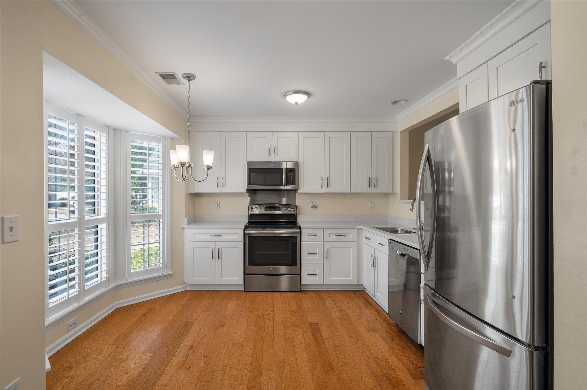 320 Rice Bay Drive Mount Pleasant, SC 29464 - Photo 9 of 31 Quartz counters
