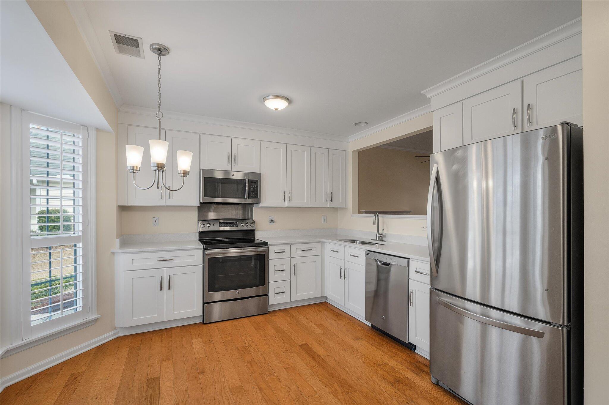 320 Rice Bay Drive Mount Pleasant, SC 29464 - Photo 10 of 31 Stainless steel appliances included
