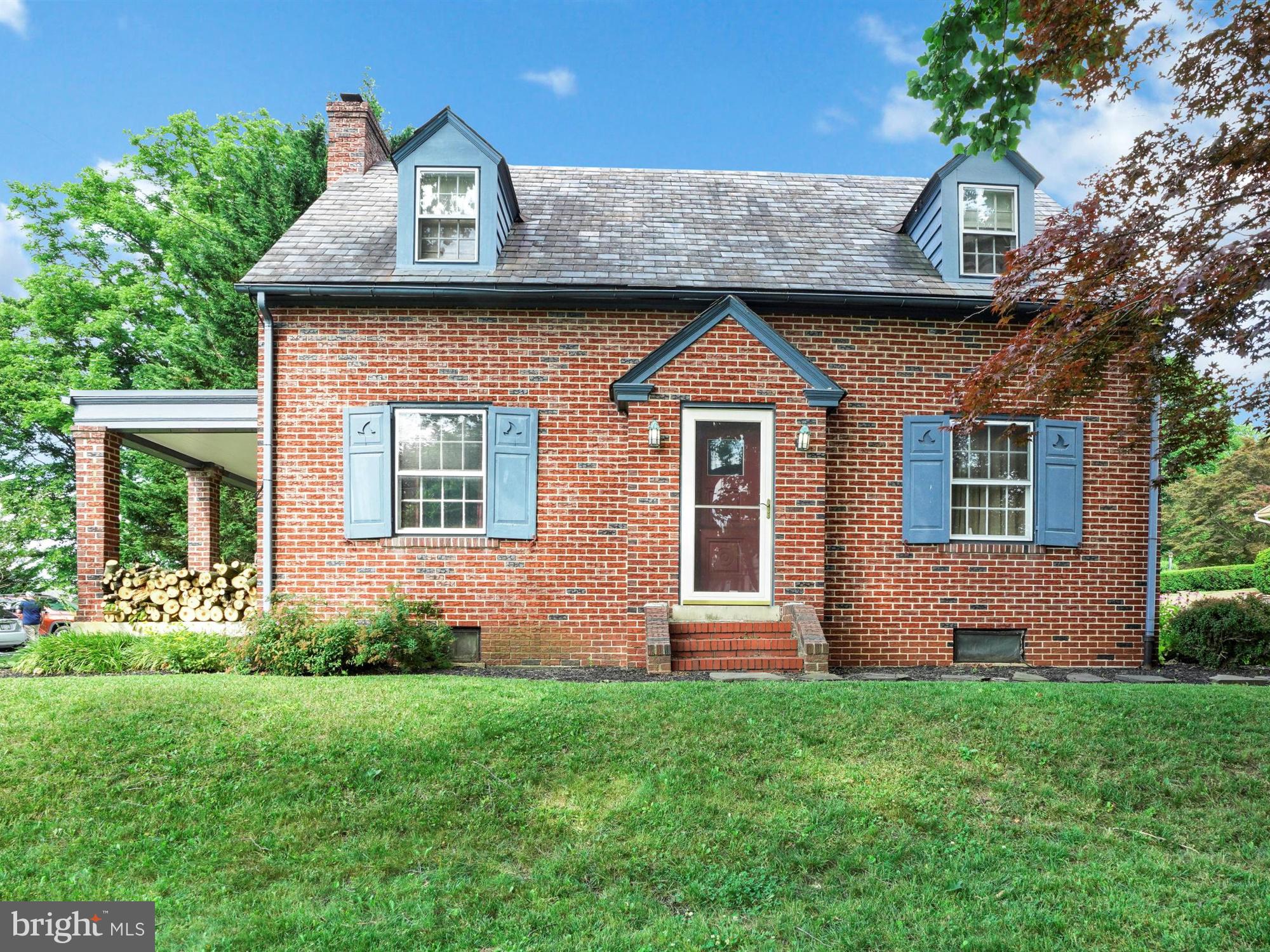 425 Lampeter Road Lancaster, PA 17602 - Photo 1 of 25 Exterior Front