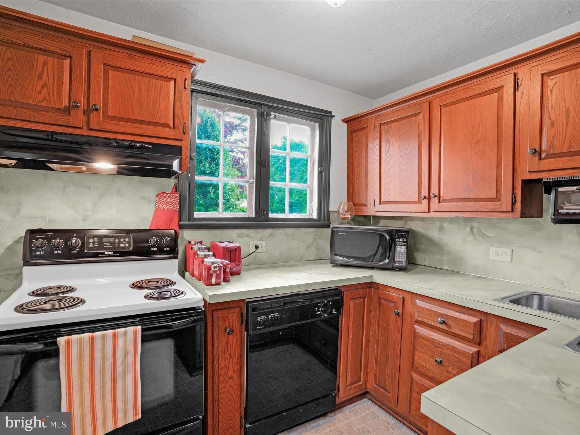 425 Lampeter Road Lancaster, PA 17602 - Photo 4 of 25 Kitchen