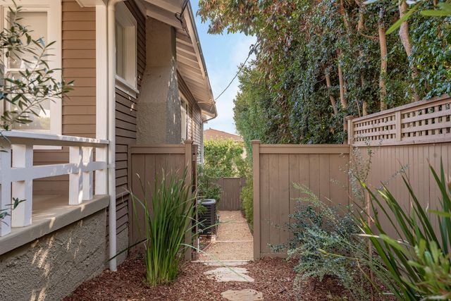 a view of a pathway of a house