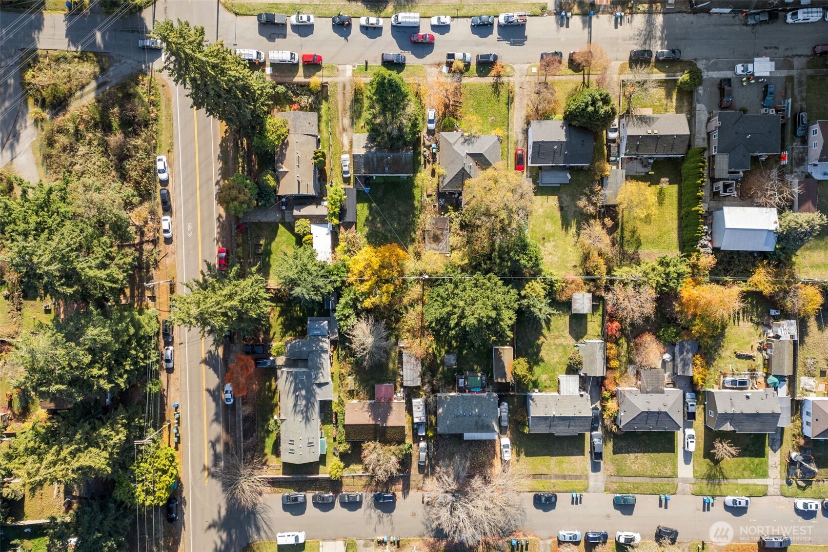 190 Xx 10th (assemblage) Avenue Northeast Shoreline, WA 98155 - Photo 14 of 37 a view of swimming pool with outdoor seating