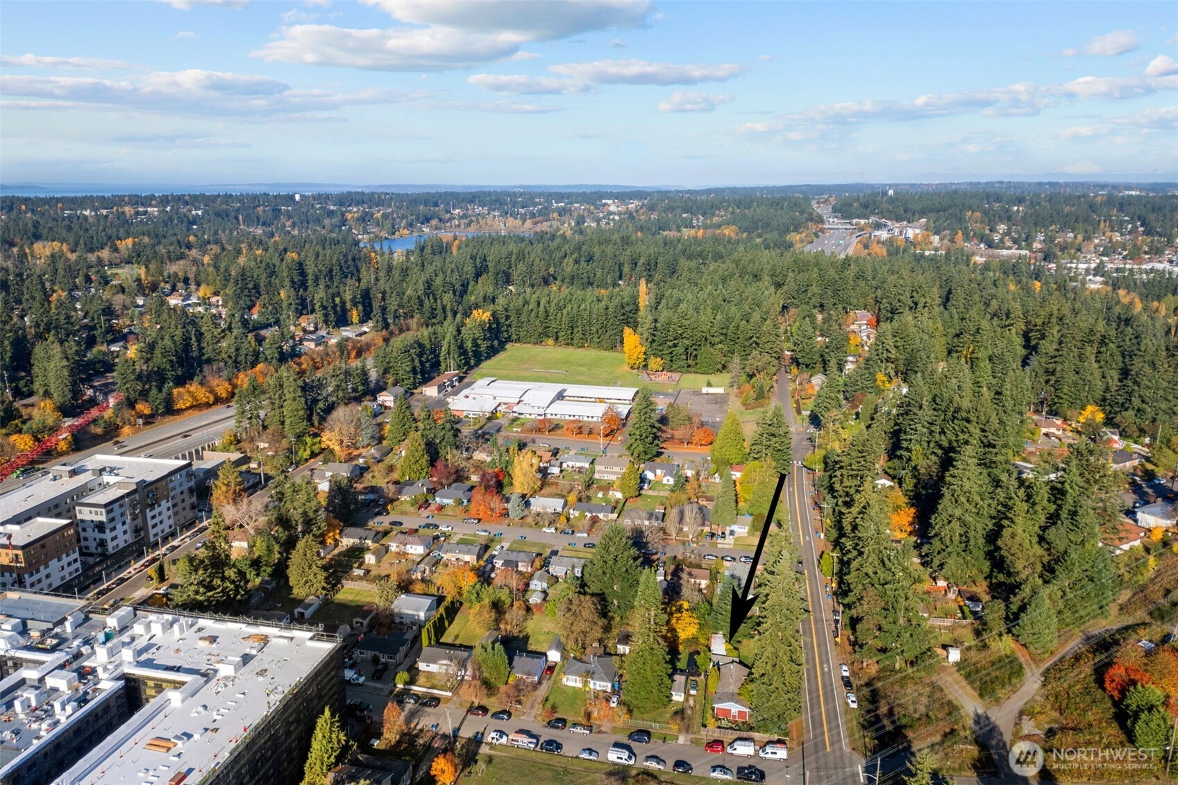 190 Xx 10th (assemblage) Avenue Northeast Shoreline, WA 98155 - Photo 24 of 37 a view of a city
