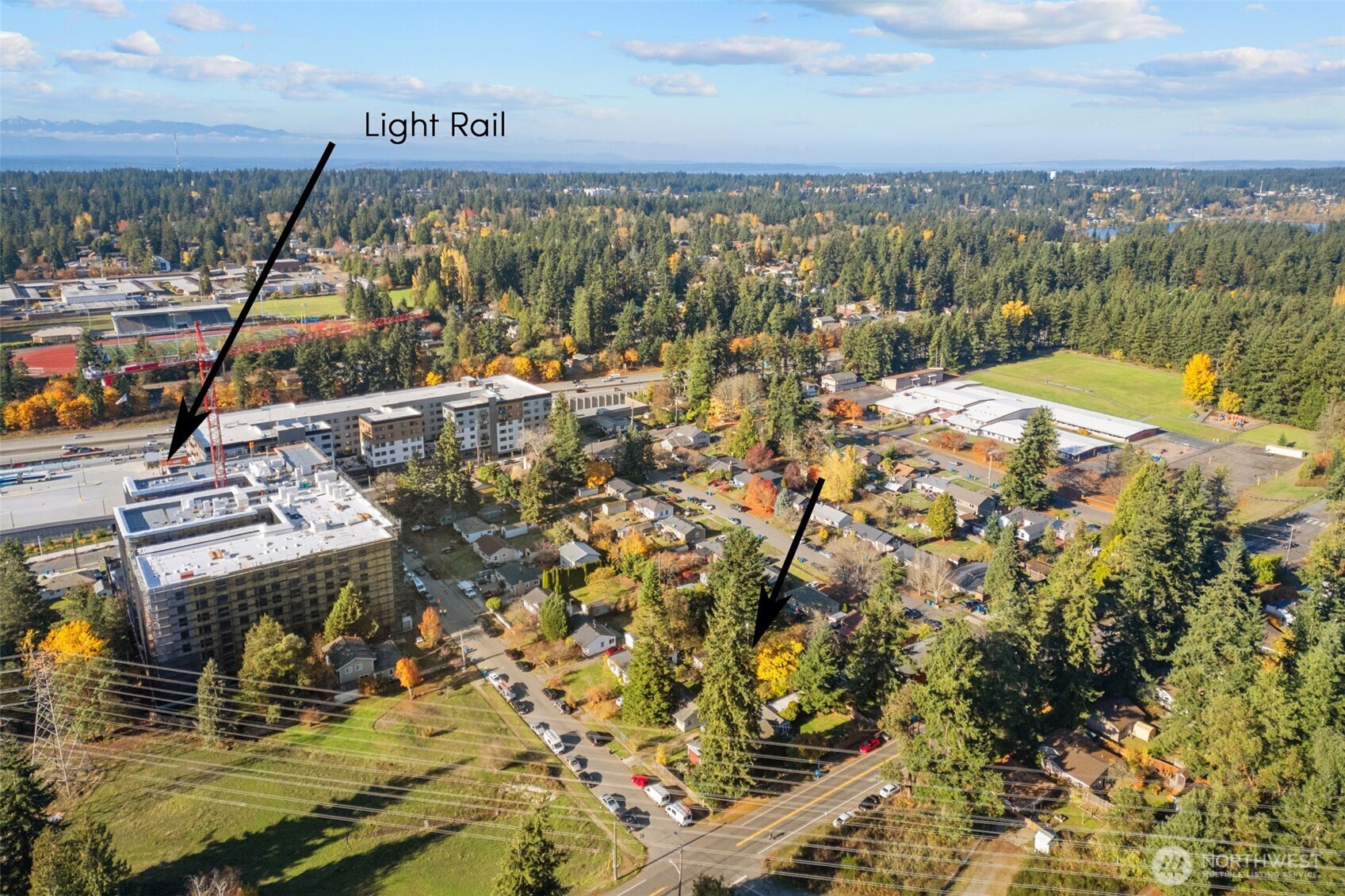 190 Xx 10th (assemblage) Avenue Northeast Shoreline, WA 98155 - Photo 6 of 37 a view of a lake