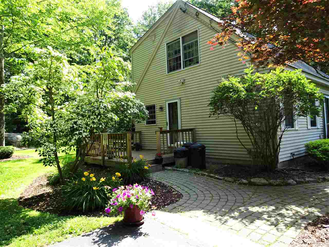 275 Swain Road Barrington, NH 03825 - Photo 4 of 33