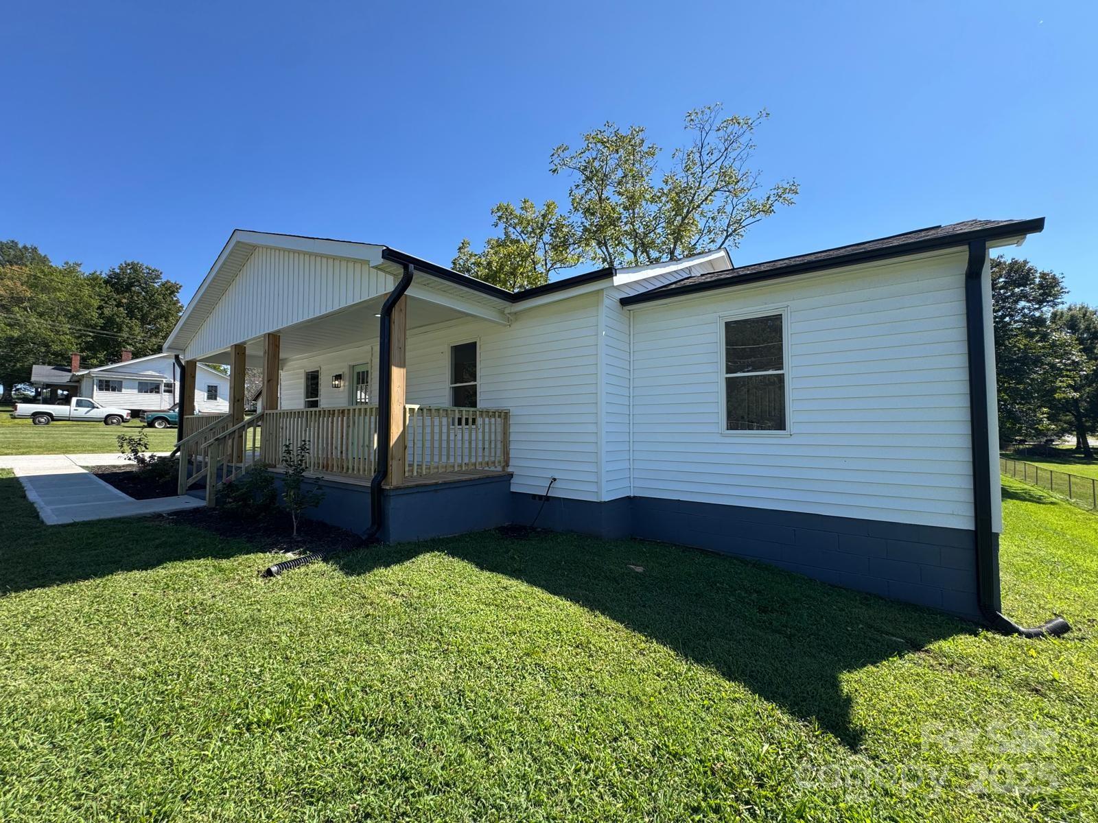 1018 Union Street Maiden, NC 28650 - Photo 45 of 46 a front view of a house with garden
