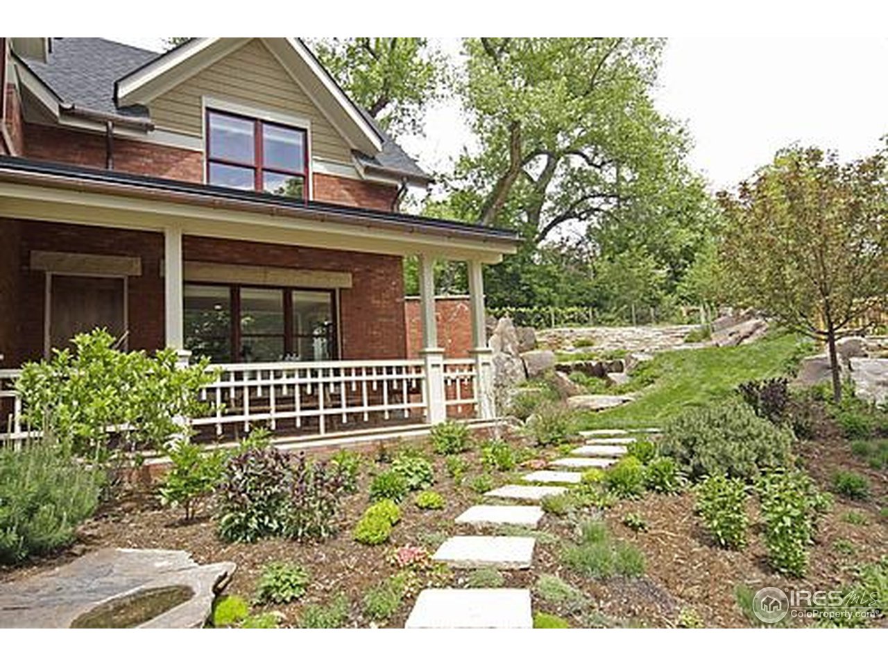 429 Spruce Street Boulder, CO 80302 - Photo 2 of 25 front view of a house