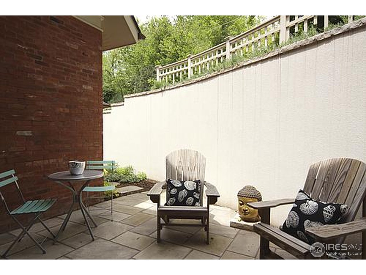 429 Spruce Street Boulder, CO 80302 - Photo 8 of 25 a living room with furniture