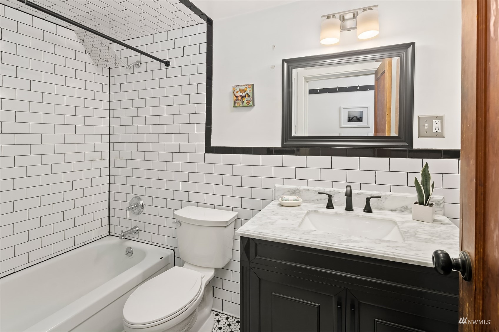 8016 Southwest Van Olinda Road Vashon, WA 98070 - Photo 18 of 32 Gallery Image 18