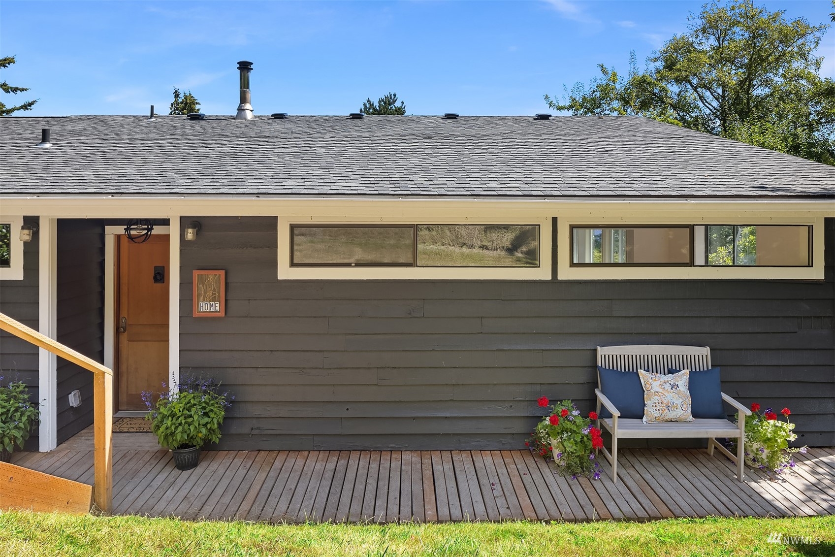 8016 Southwest Van Olinda Road Vashon, WA 98070 - Photo 4 of 32 Gallery Image 4