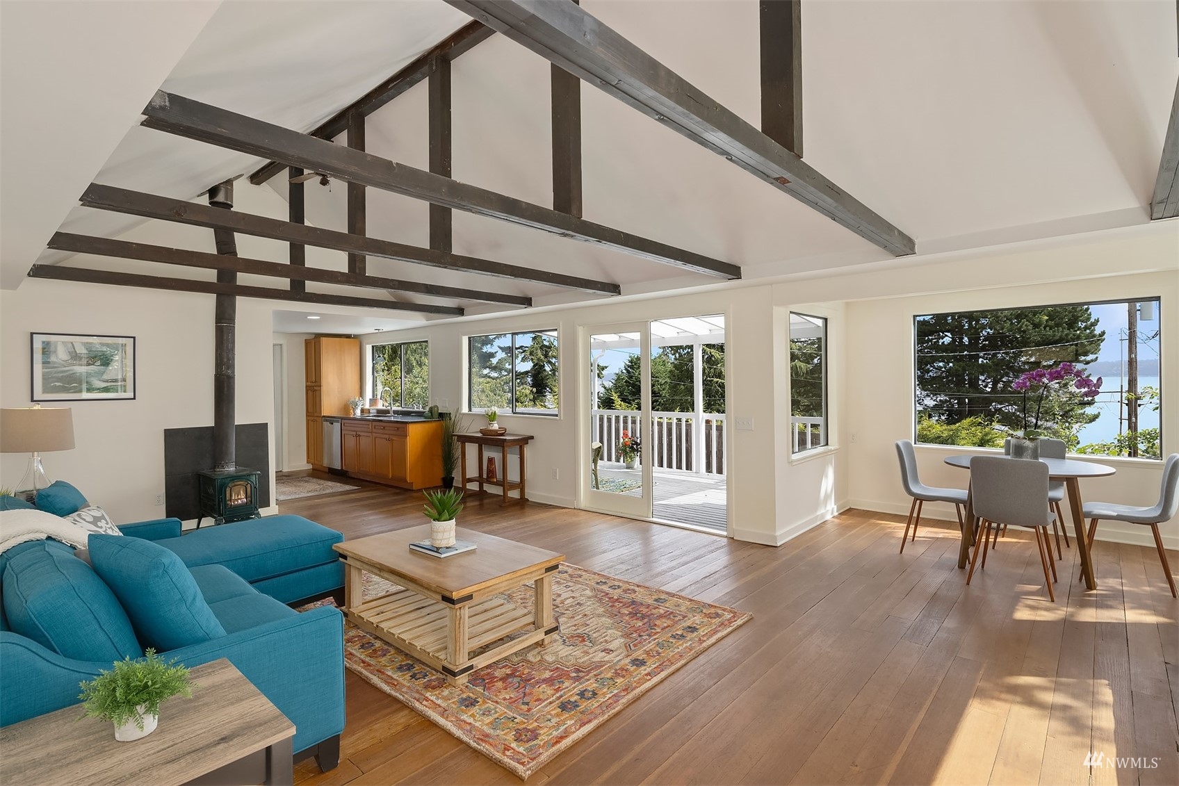 8016 Southwest Van Olinda Road Vashon, WA 98070 - Photo 8 of 32 Gallery Image 8