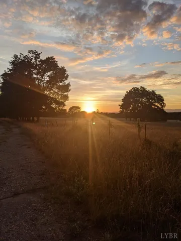 $347,900 | 3105 Horseshoe Road, Appomattox, VA 24522