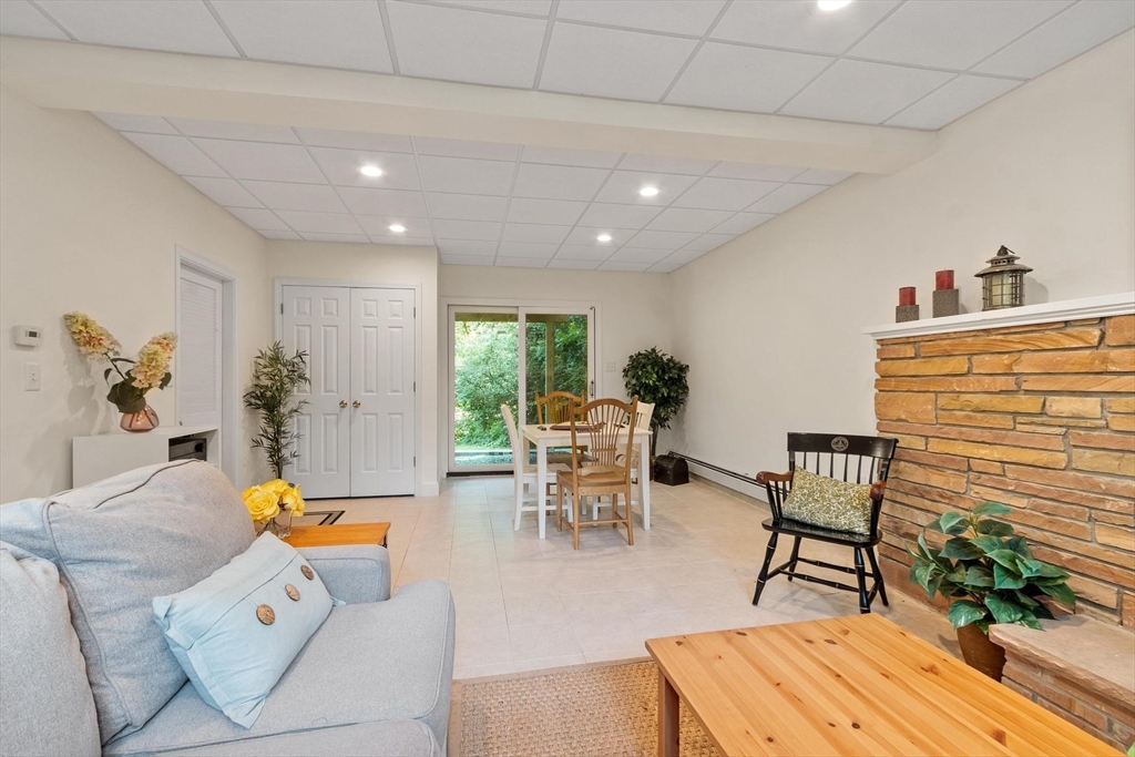 159 Appleton Street North Andover, MA 01845 - Photo 17 of 41 Gallery Image 17