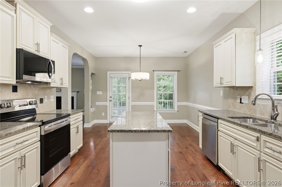 265 Heather Brook Circle Spring Lake, NC 28390 - Photo 9 of 44
