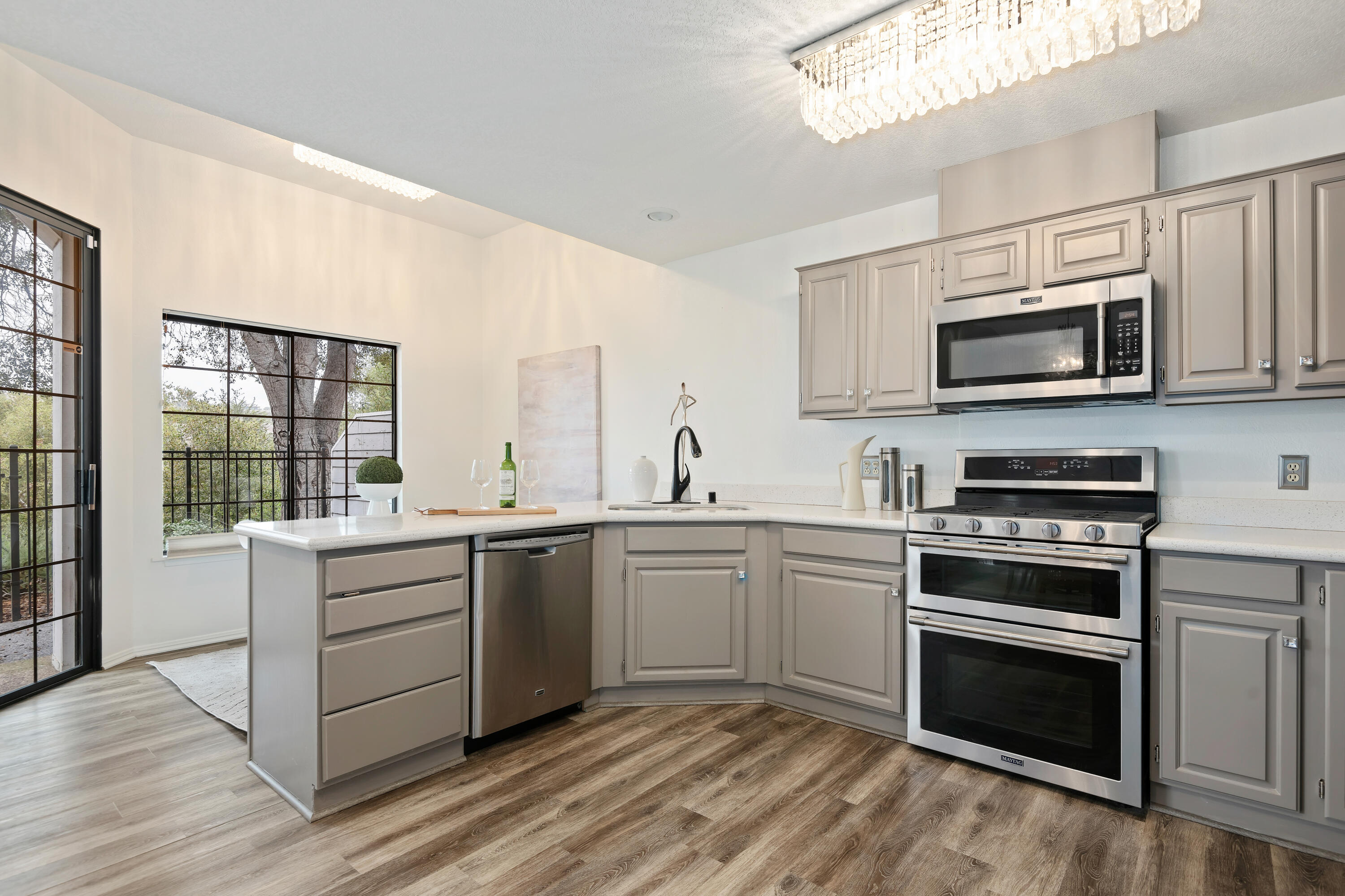 748 Hillside Drive Solvang, CA 93463 - Photo 8 of 29 Kitchen