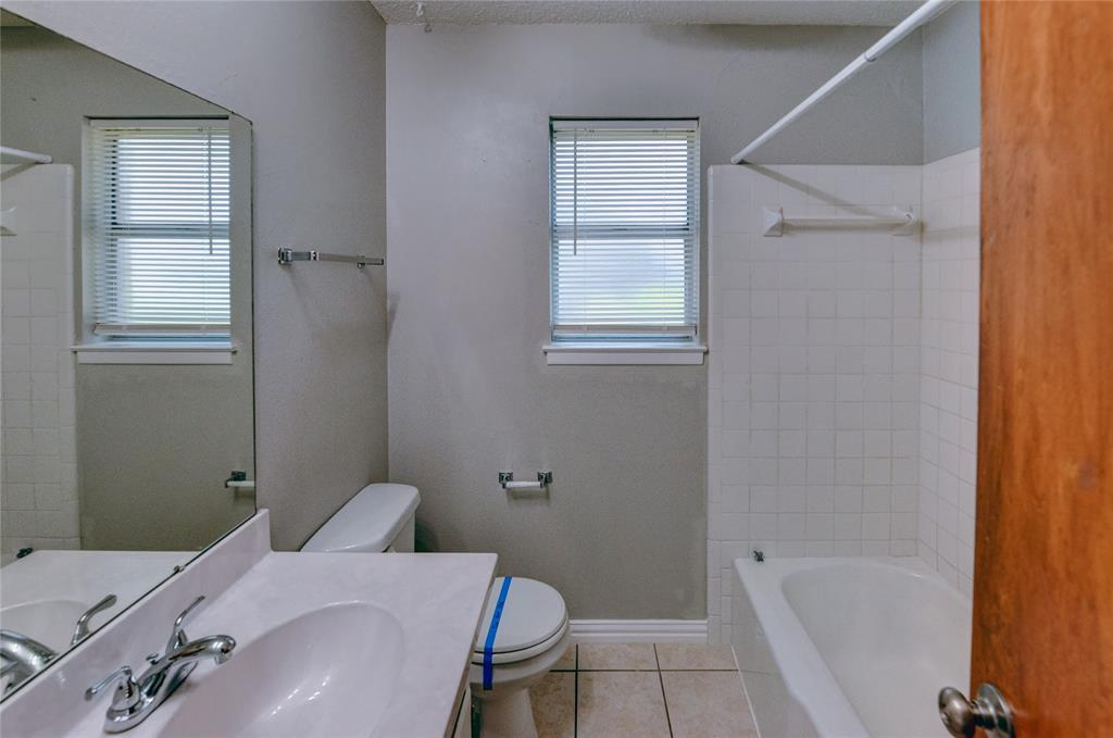 7524 Overhill Road Fort Worth, TX 76116 - Photo 21 of 28 Gallery Image 21