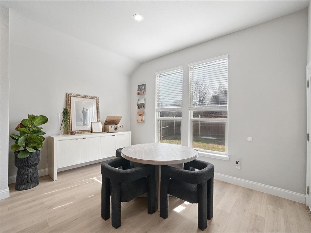 3711 Walnut Rdg Drive Grand Prairie, TX 76065 - Photo 9 of 24 a room with furniture and window