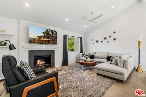 $995,000 | 2251 East Calle Papagayo, Palm Springs, CA 92262