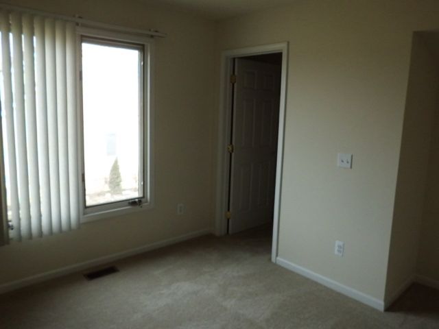23722 Hagen Road Macomb, MI 48042 - Photo 11 of 13 31094322-10.JPG