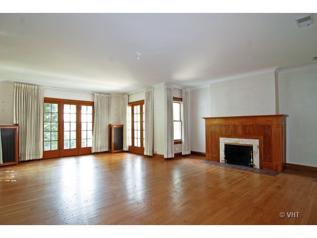 362 North Delaplaine Road Riverside, IL 60546 - Photo 3 of 15