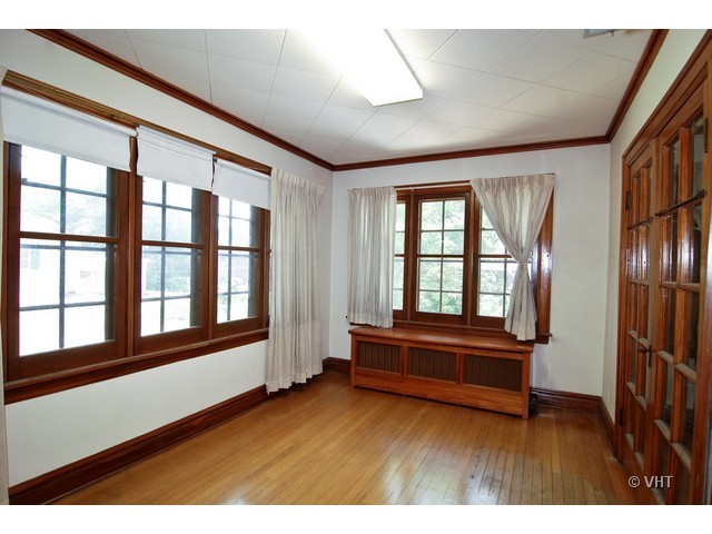 362 North Delaplaine Road Riverside, IL 60546 - Photo 8 of 15