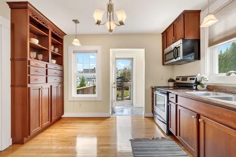 $899,900 | 15 Boardman Avenue, Melrose, MA 02176