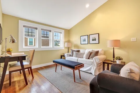 $899,900 | 15 Boardman Avenue, Melrose, MA 02176